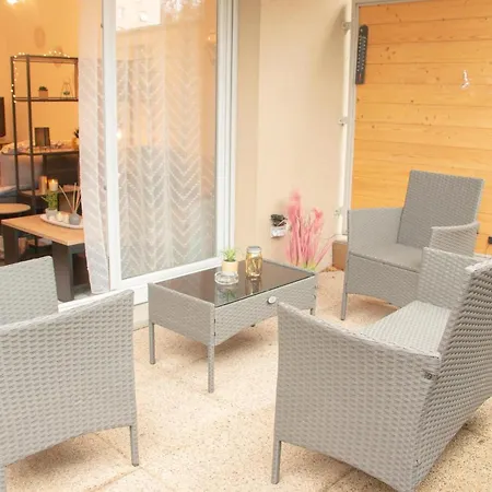 Joli Studio Avec Jardin Proche Confluence